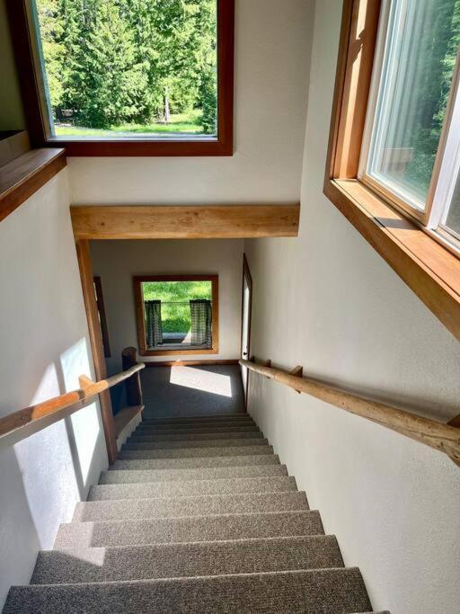 Cedar Cabin Near Silverwood Spirit Lake Exterior photo